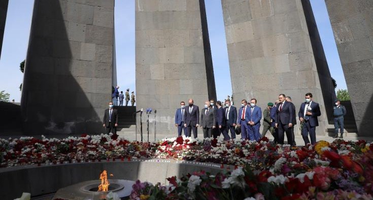 Ο Υπουργός Άμυνας συναντήθηκε με τον Πρόεδρο της Αρμενίας στο Γιερεβάν